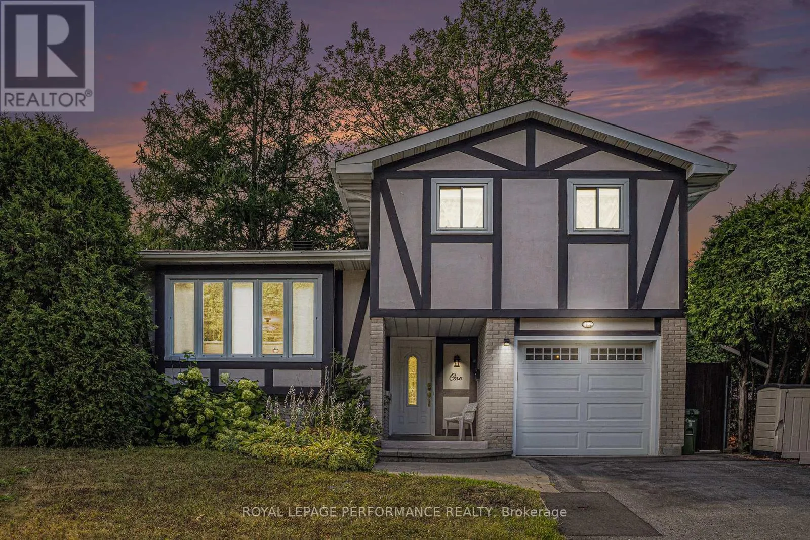 1 WEDGEWOOD CRESCENT