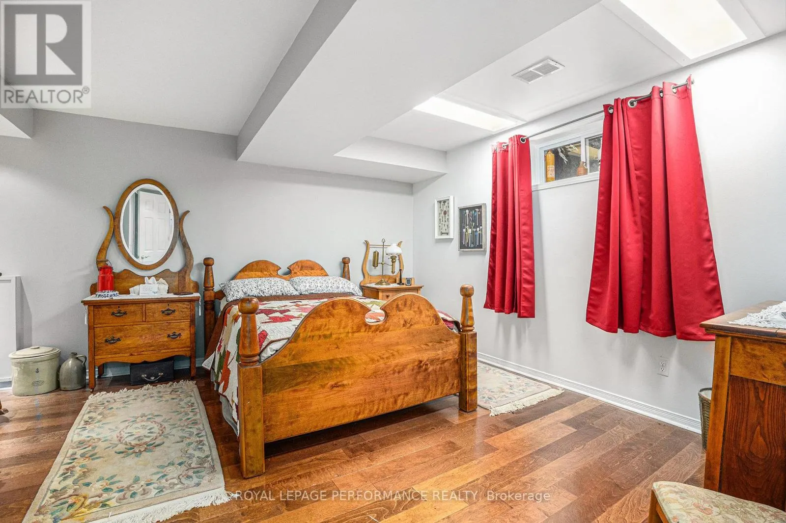 1 WEDGEWOOD CRESCENT