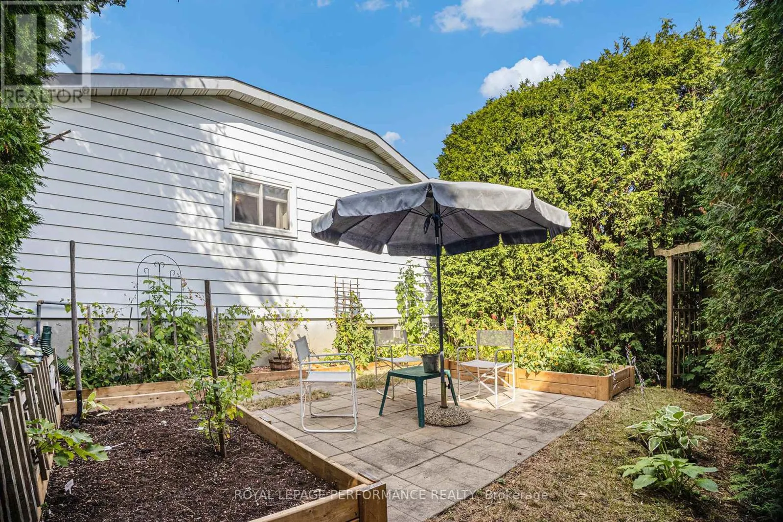 1 WEDGEWOOD CRESCENT