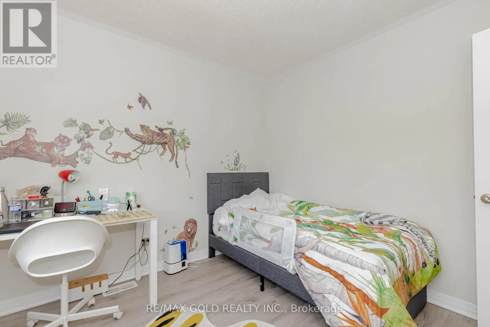 3 - 124 SEABROOK DRIVE