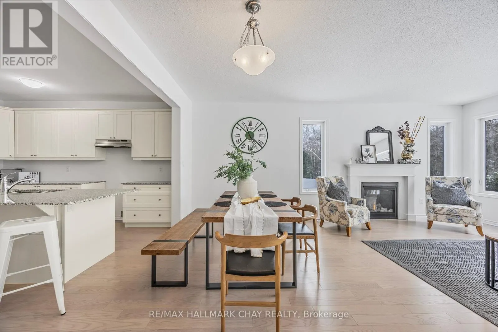 12 DYER CRESCENT