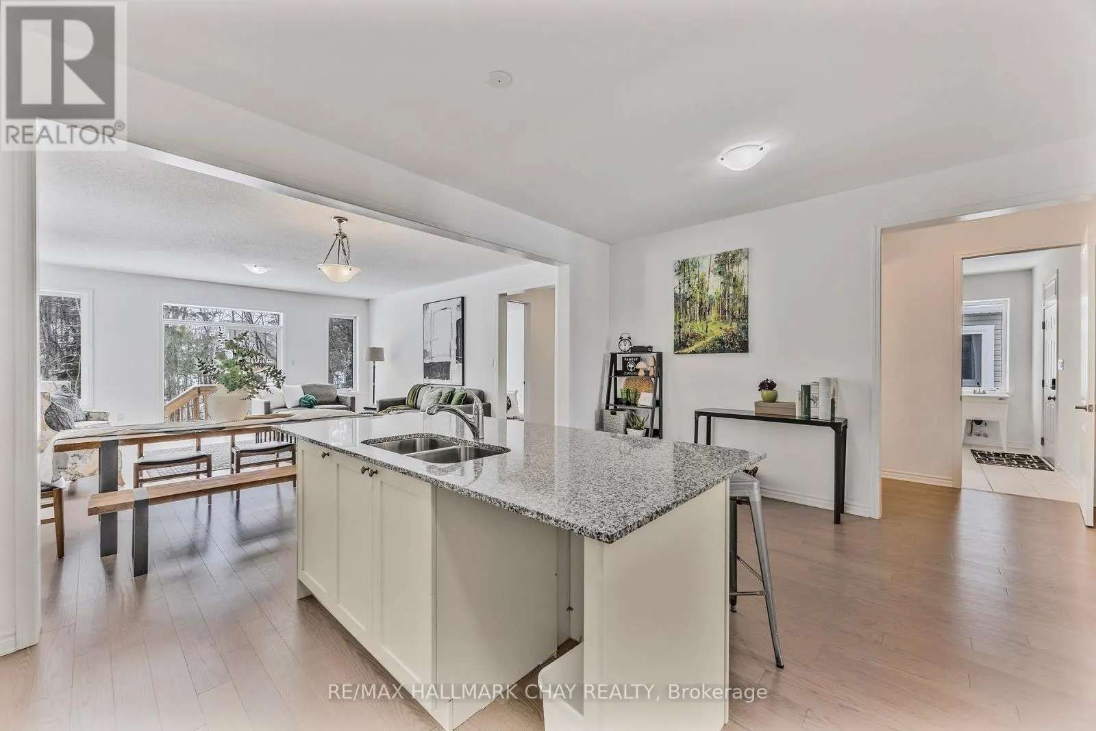 12 DYER CRESCENT