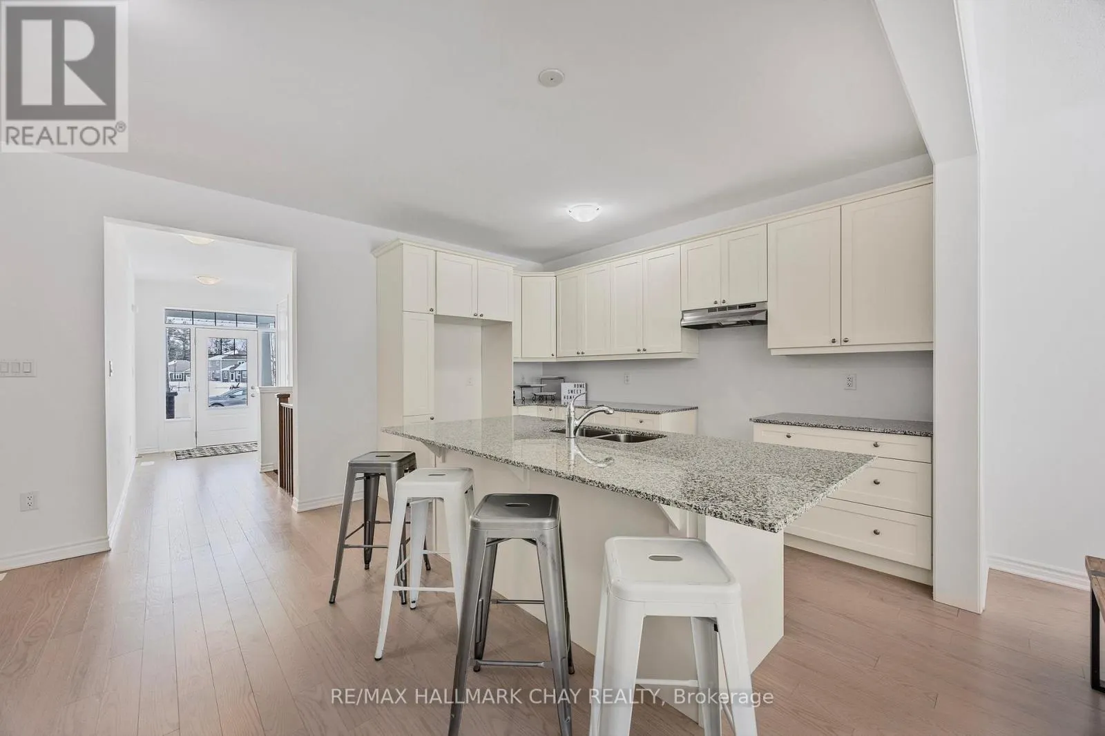 12 DYER CRESCENT