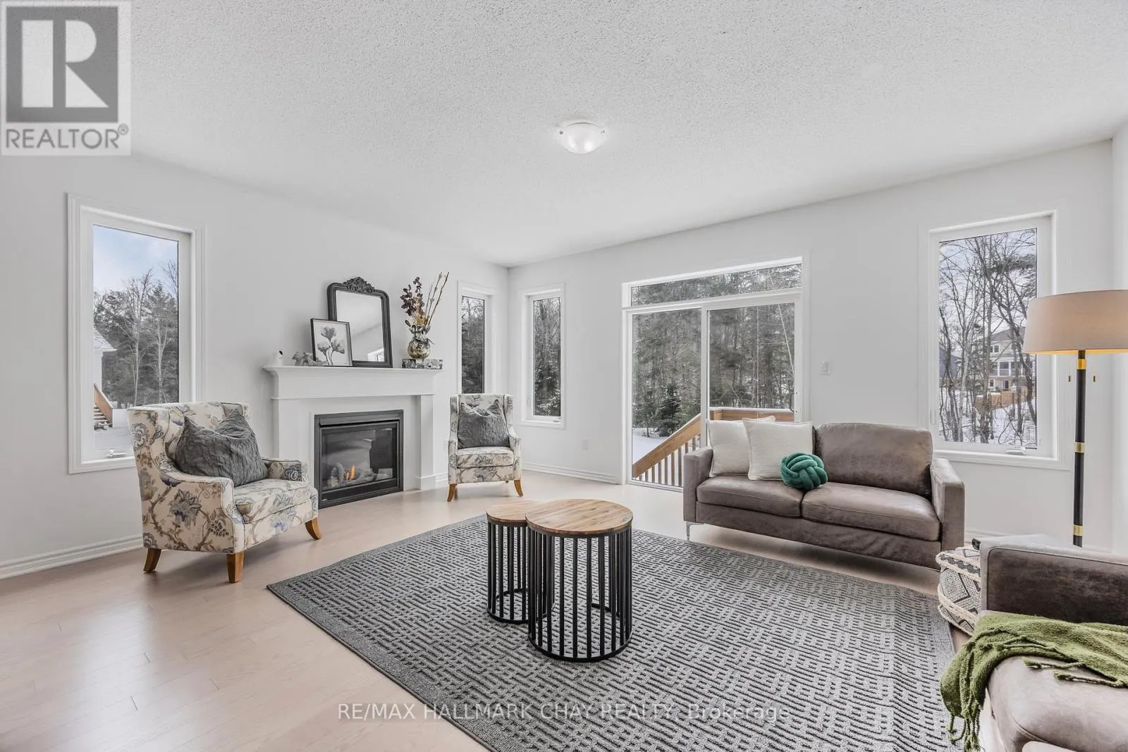 12 DYER CRESCENT