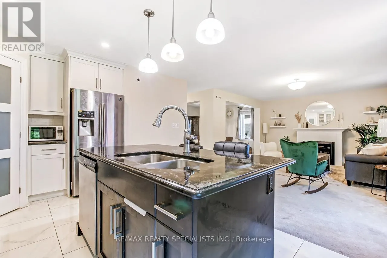 10 BIRCHALL LANE