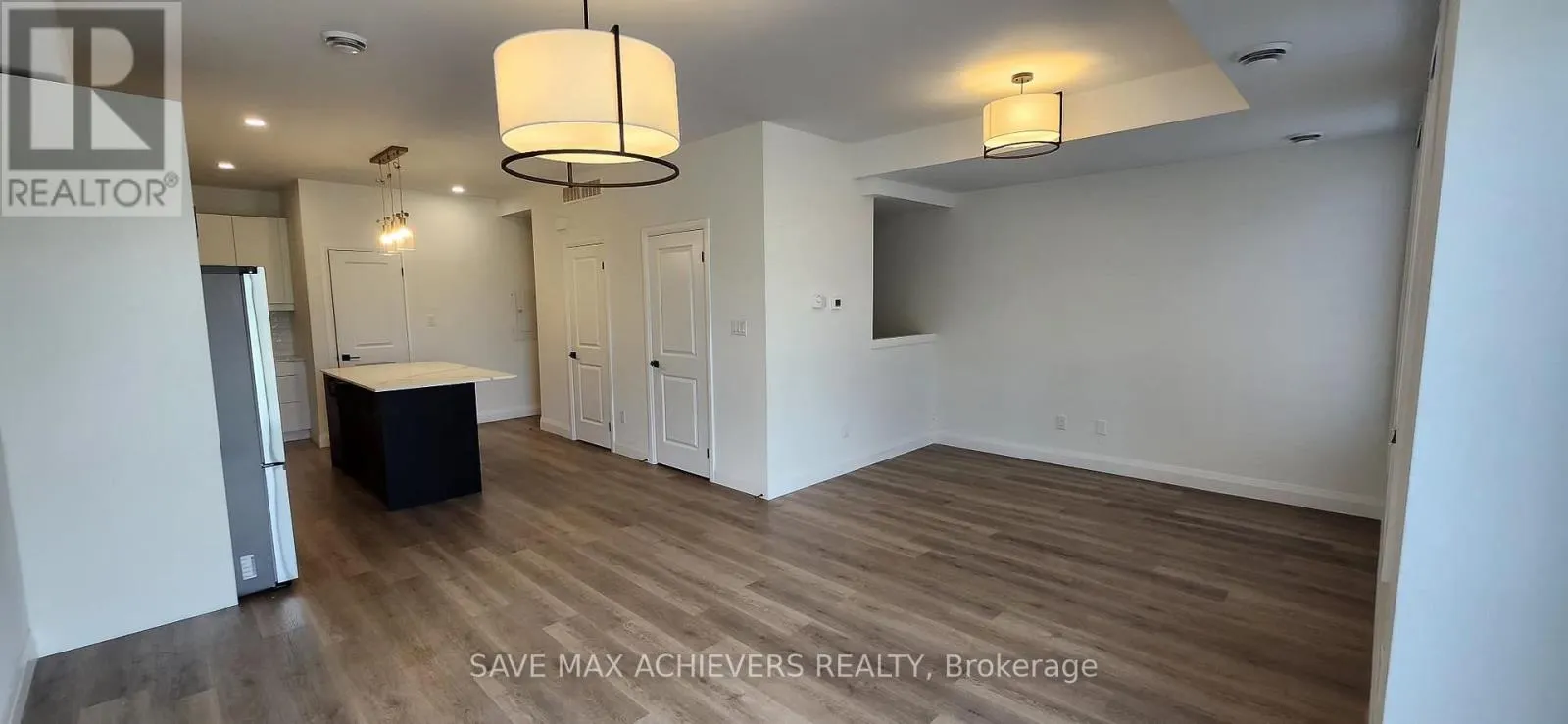123 - 3900 SAVOY STREET