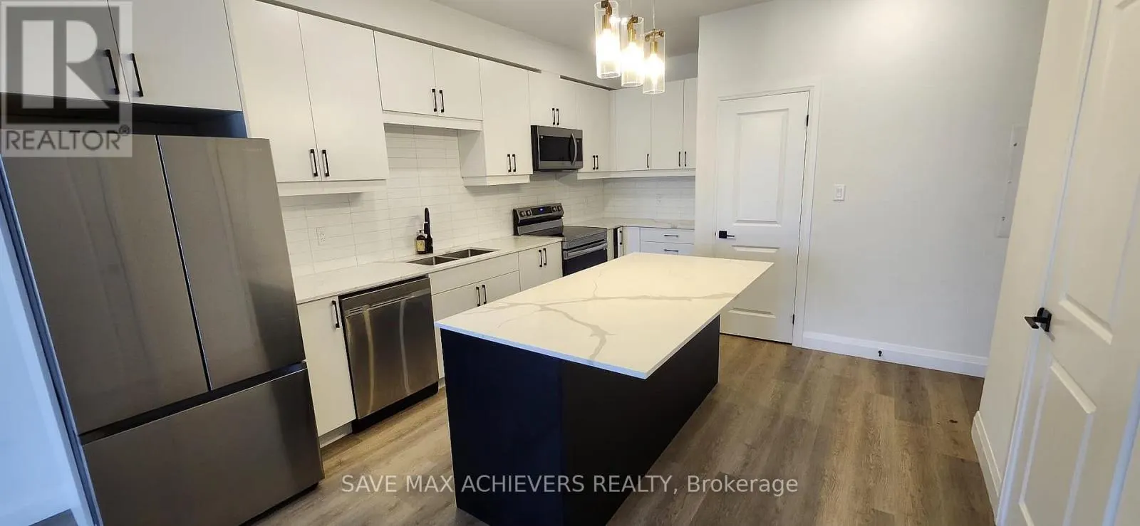 123 - 3900 SAVOY STREET