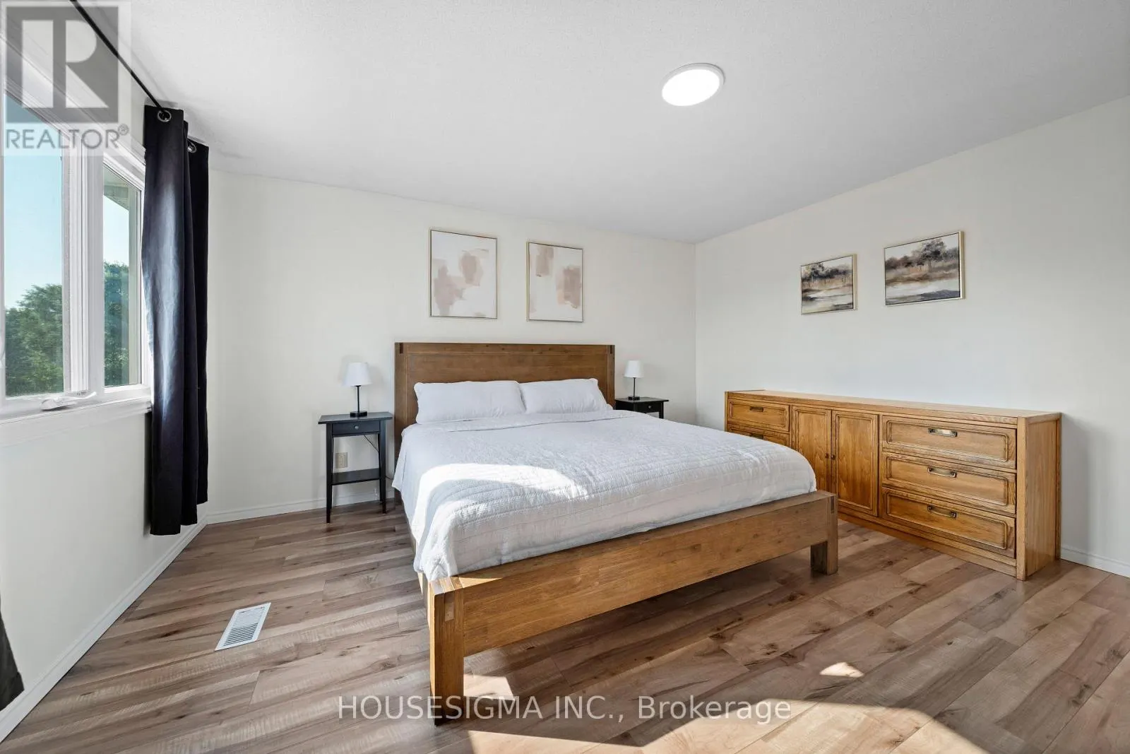 4 - 1225 CHEAPSIDE STREET, #4