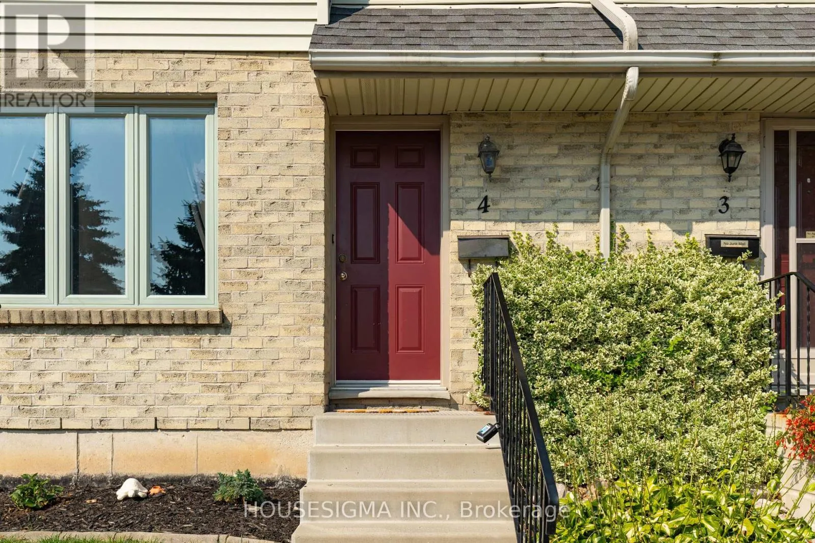 4 - 1225 CHEAPSIDE STREET, #4