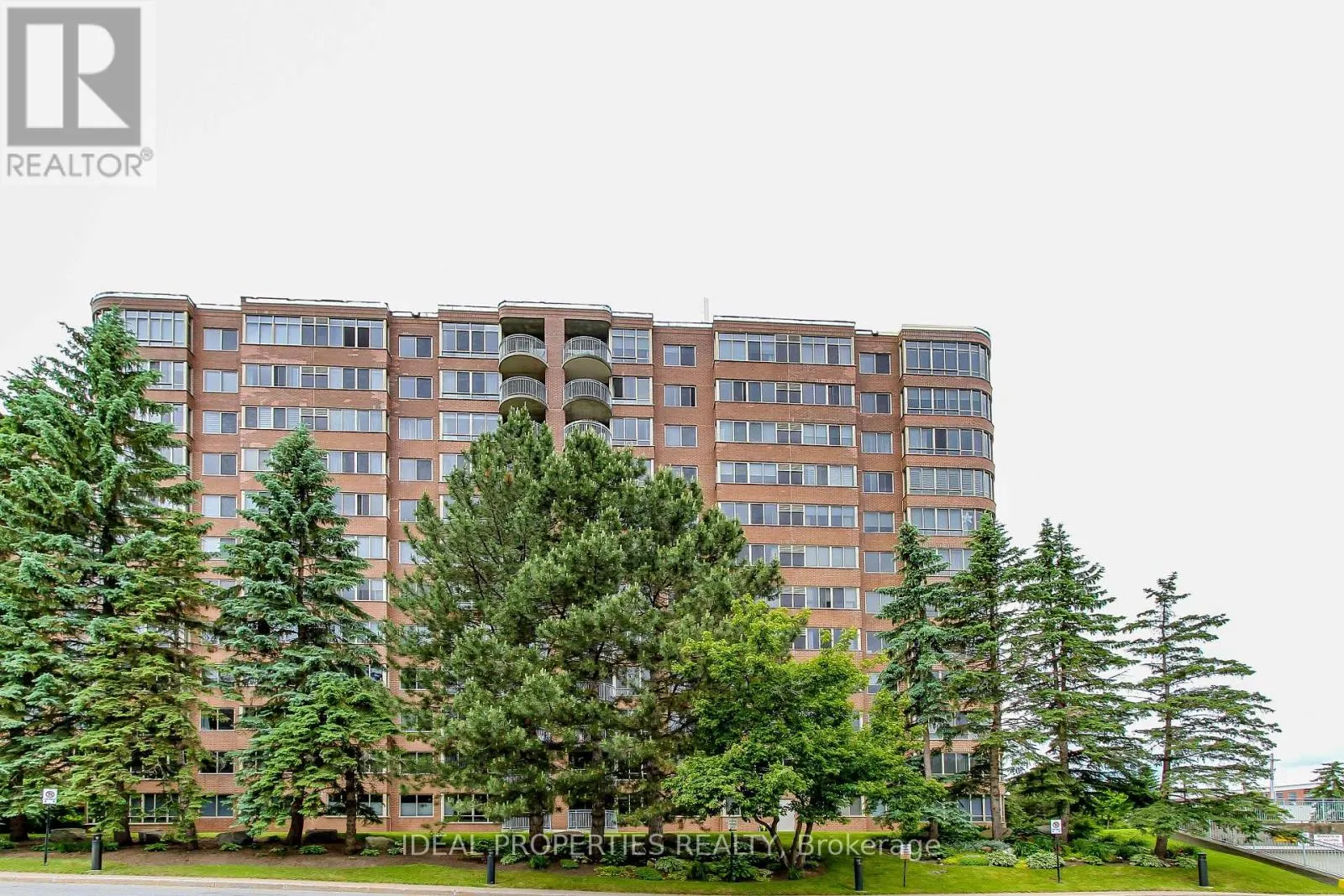 809 - 100 GRANT CARMAN DRIVE N