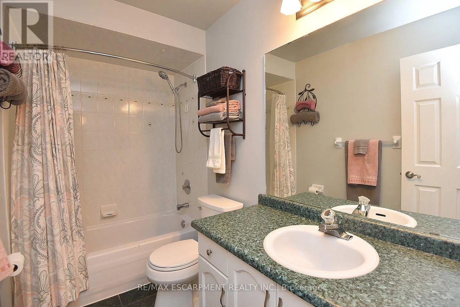 11 JACQUELINE BOULEVARD