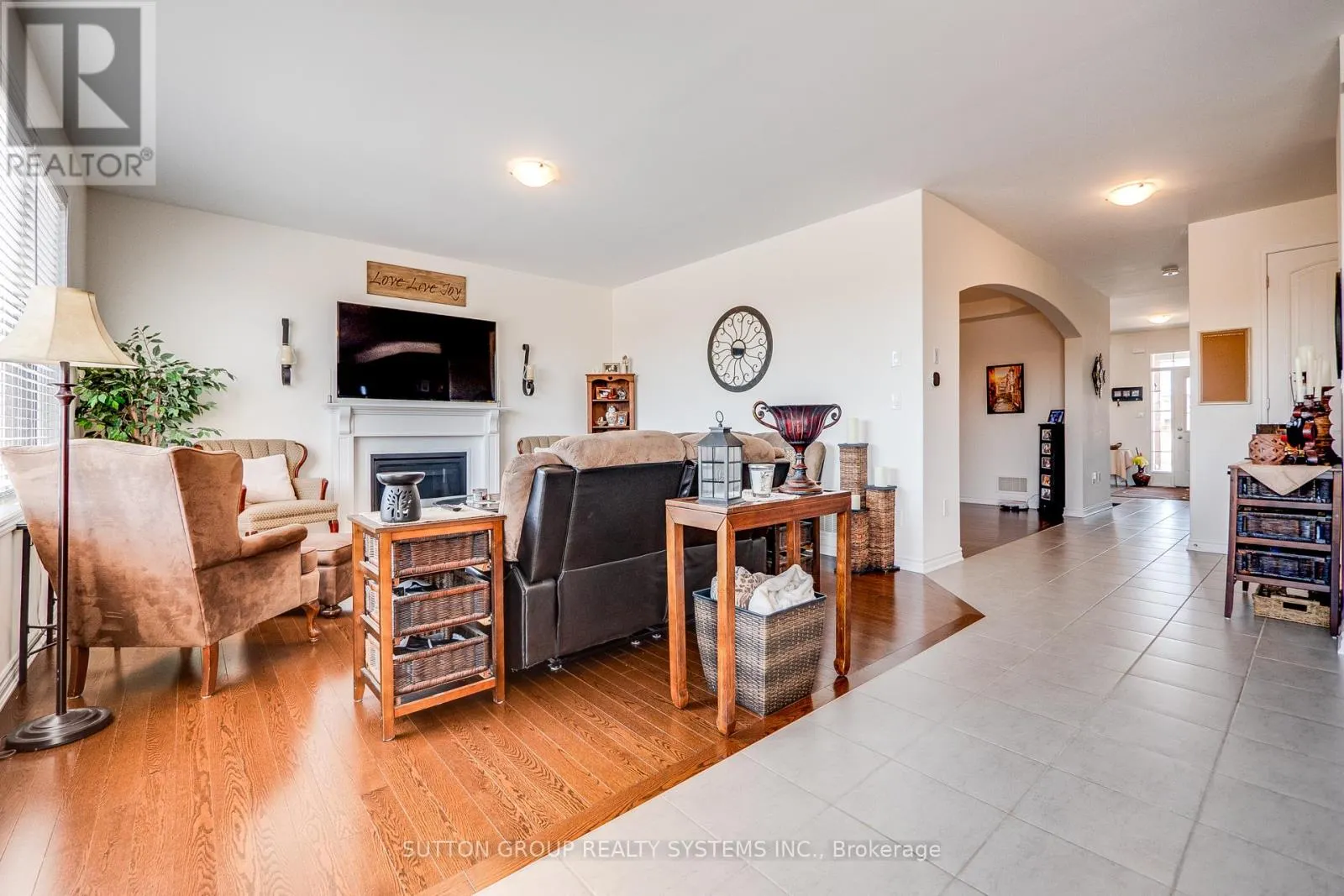 63 WANNAMAKER CRESCENT
