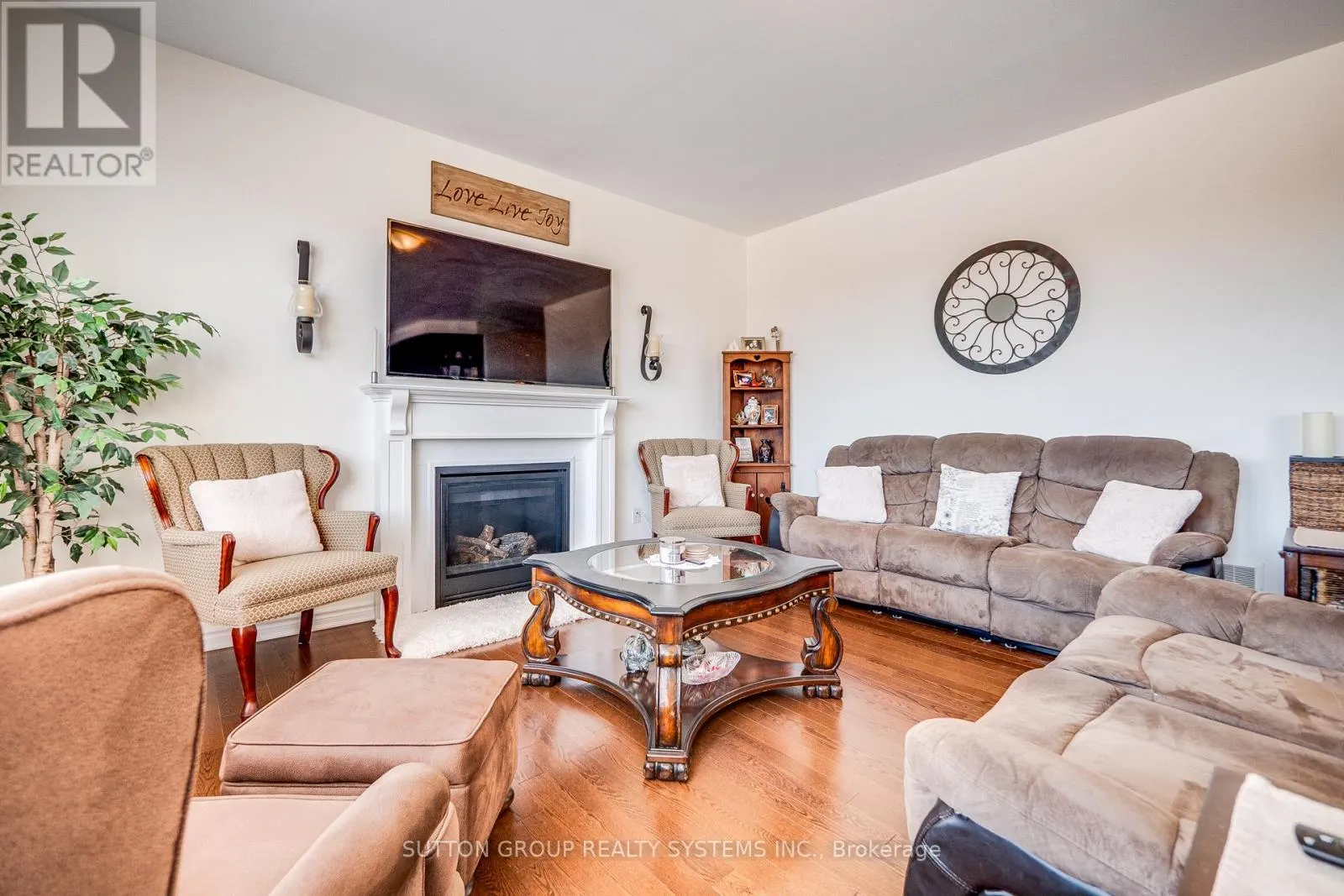 63 WANNAMAKER CRESCENT