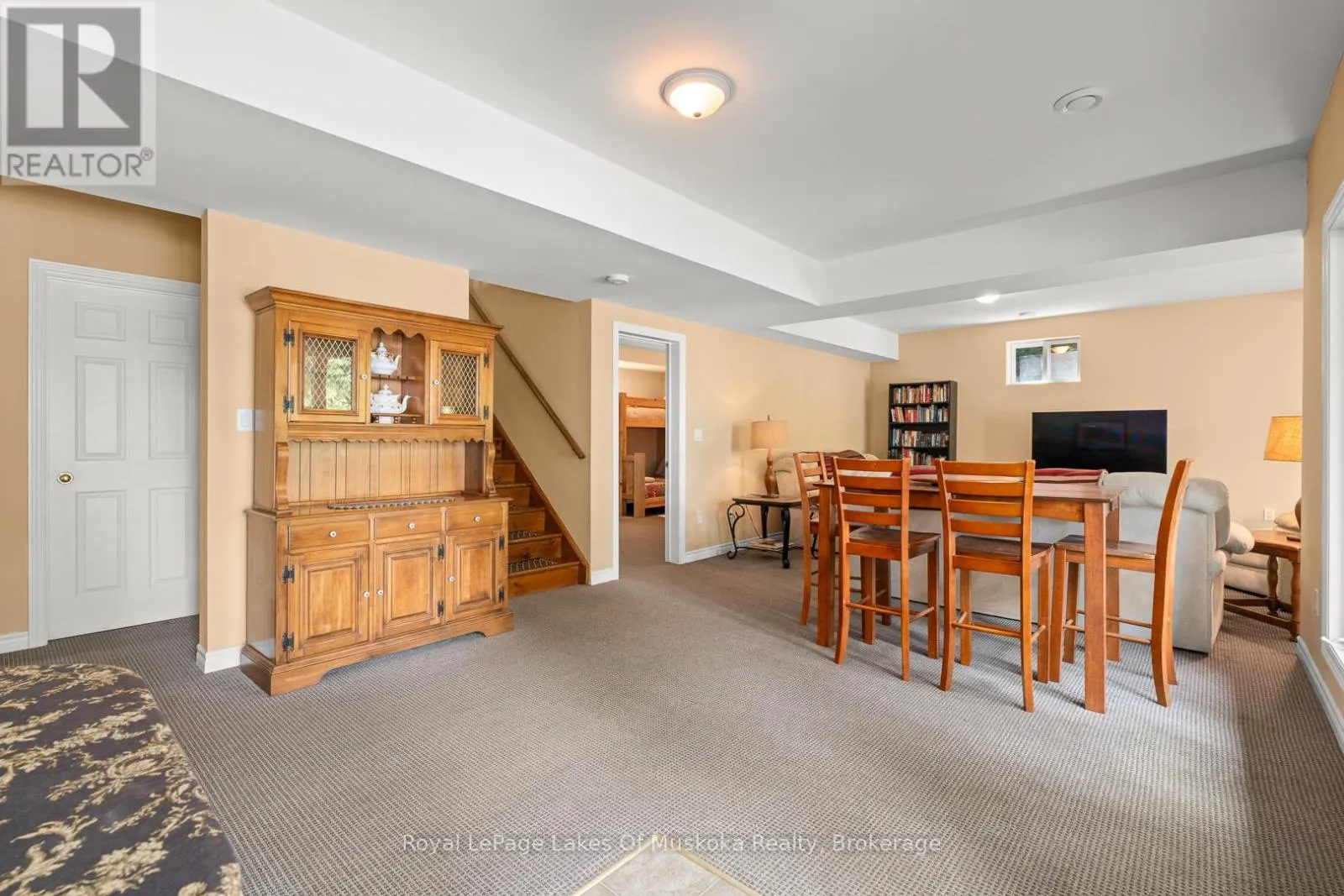 1484 SHANGRILA ROAD