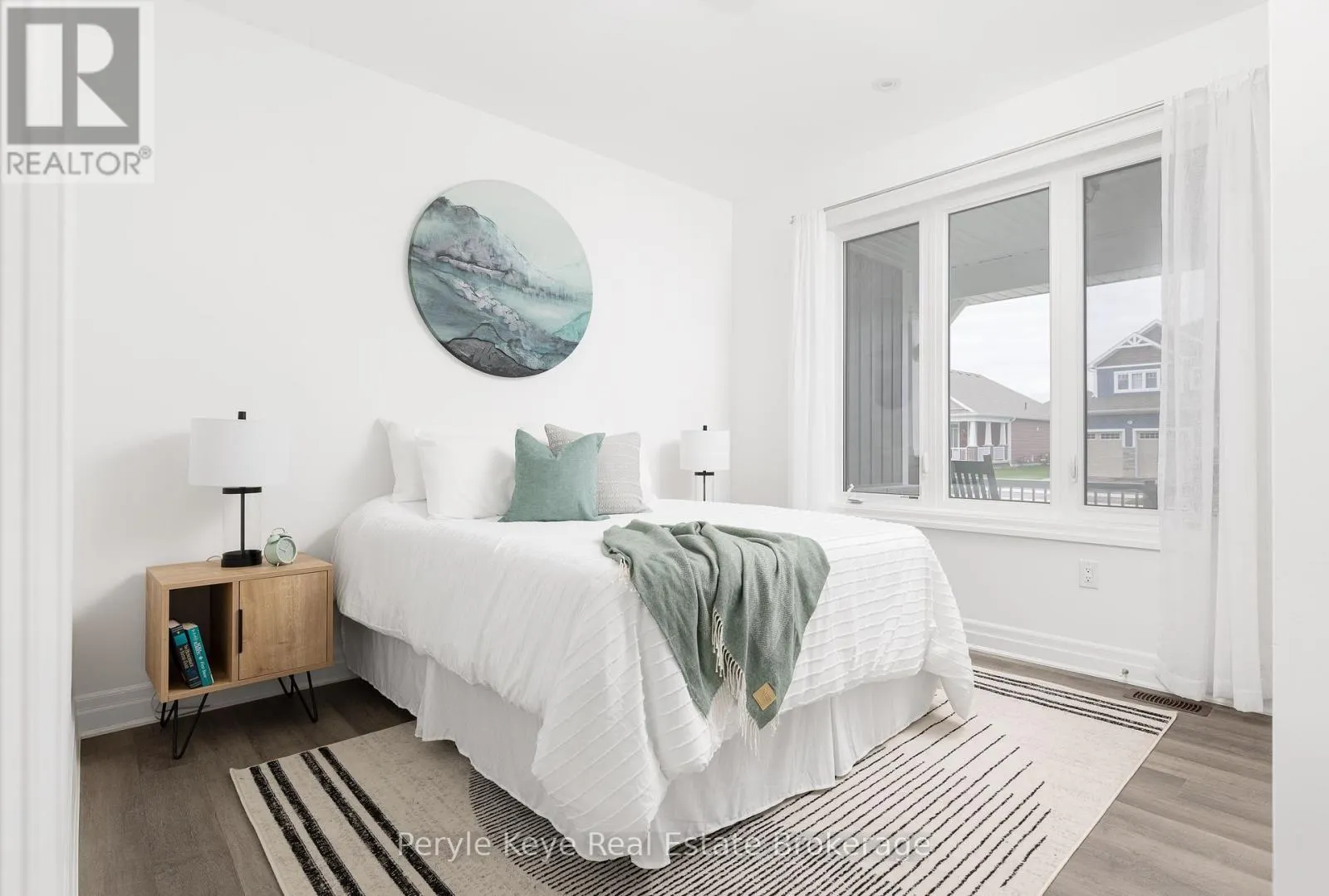 30 DYER CRESCENT