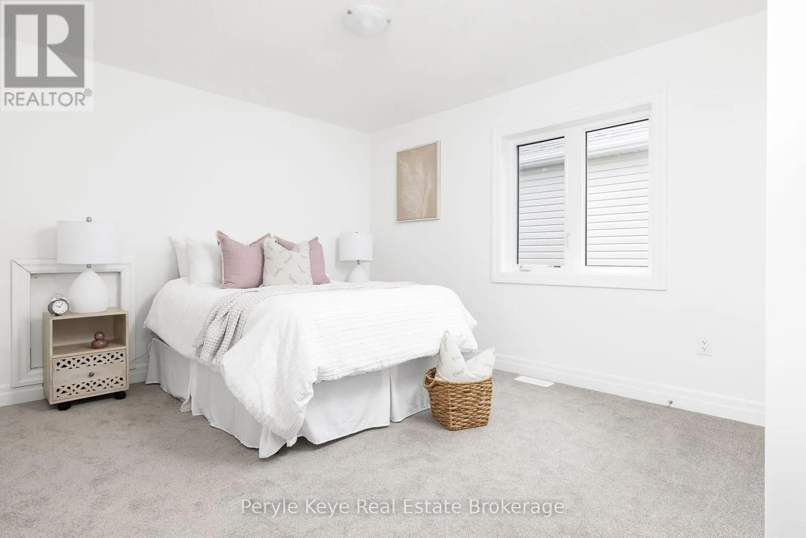 30 DYER CRESCENT