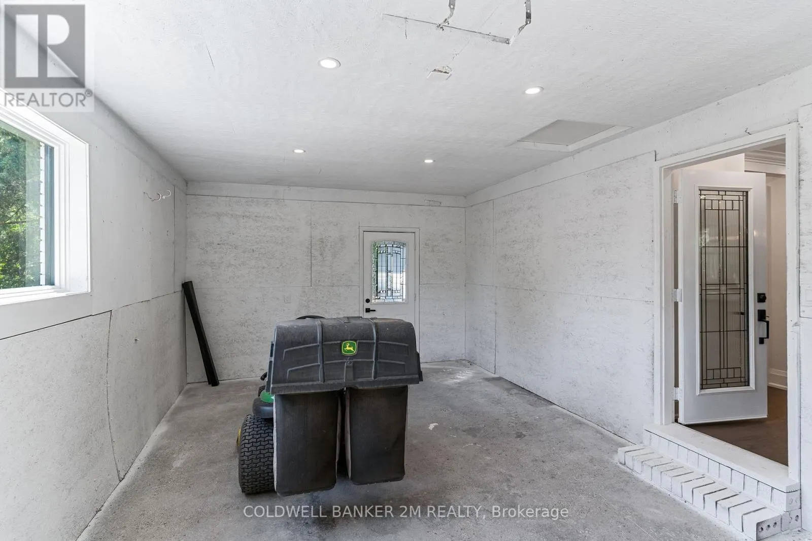 2812 COUNTY ROAD
