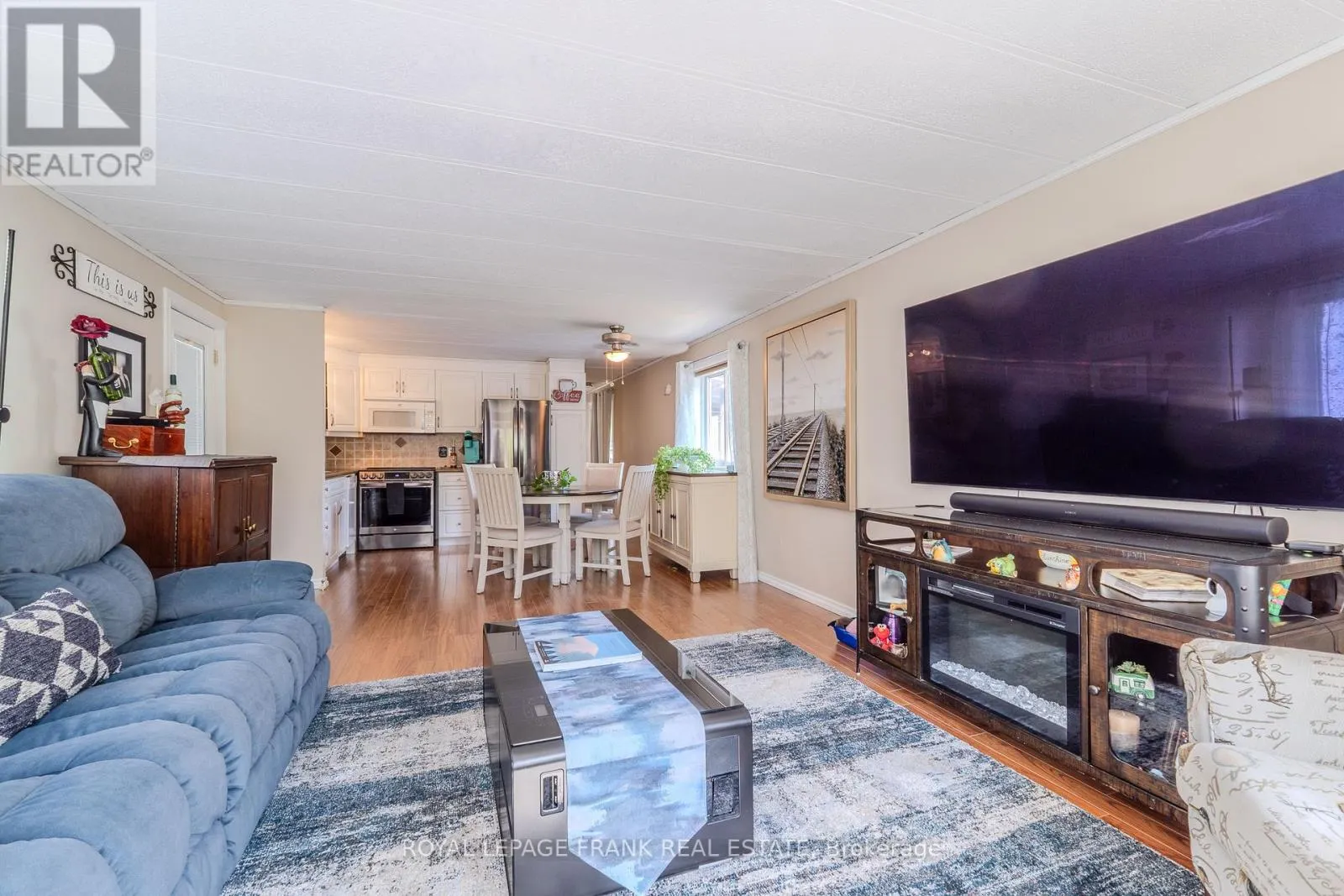 10 FENELON WAY