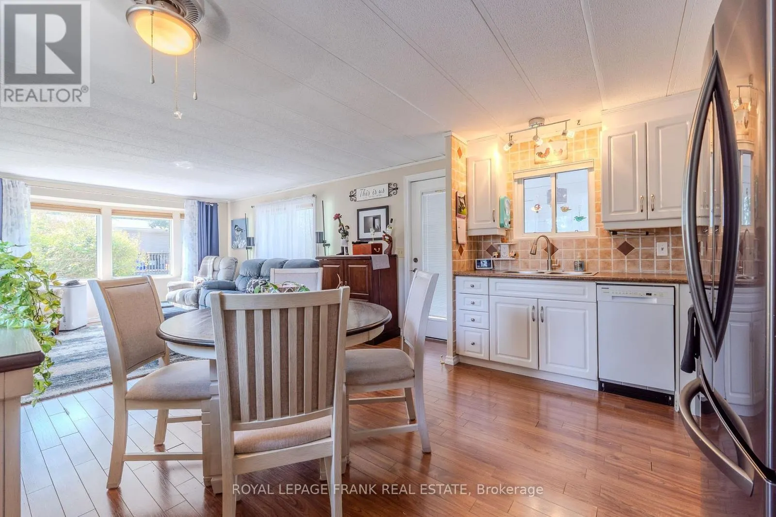 10 FENELON WAY