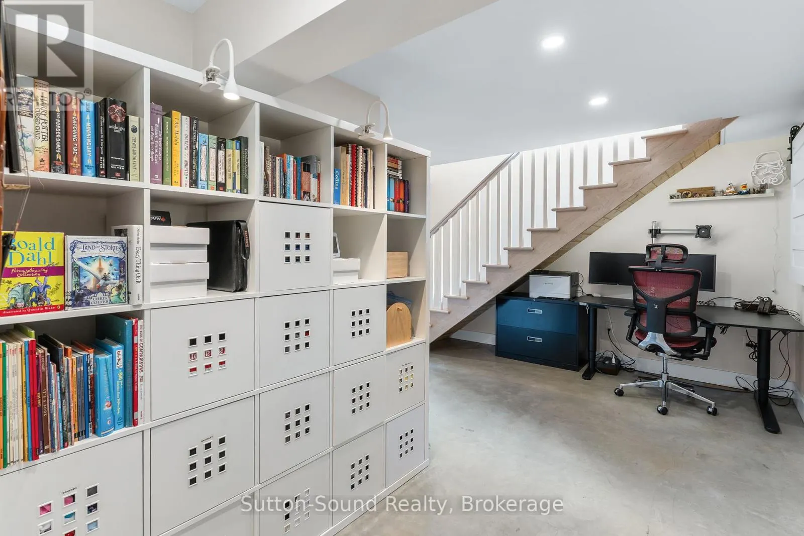 87 MEADOWLAND ROAD