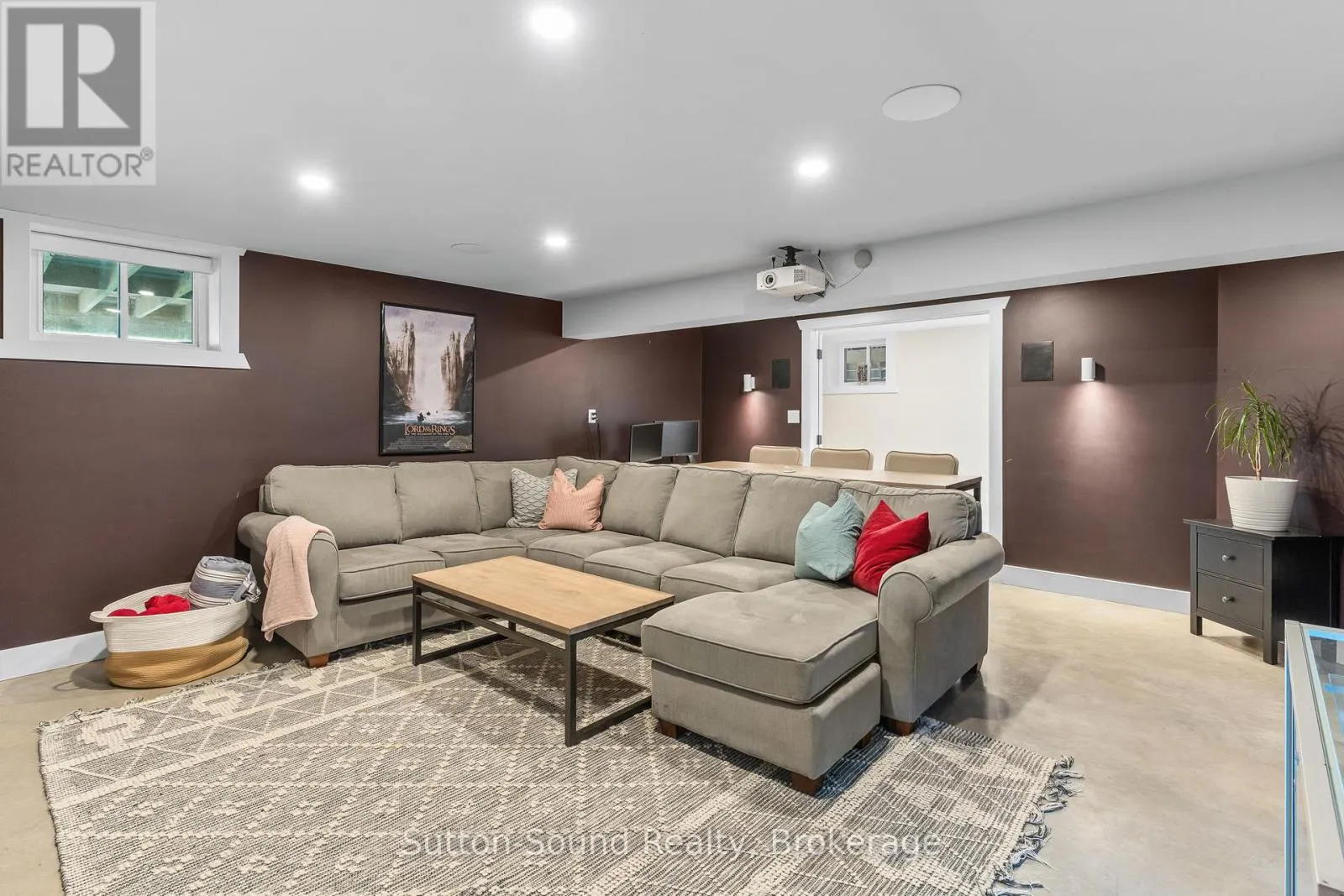 87 MEADOWLAND ROAD
