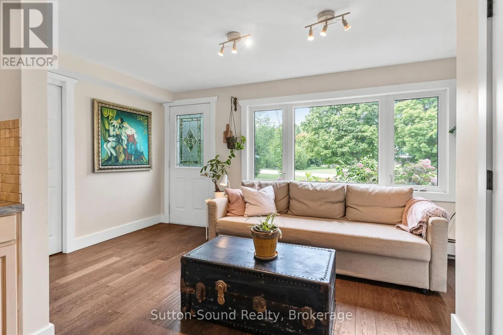 87 MEADOWLAND ROAD