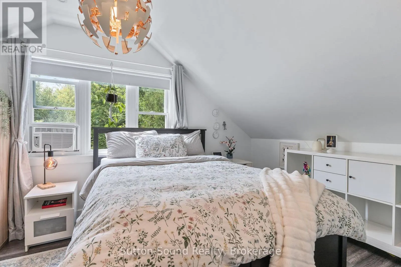 87 MEADOWLAND ROAD