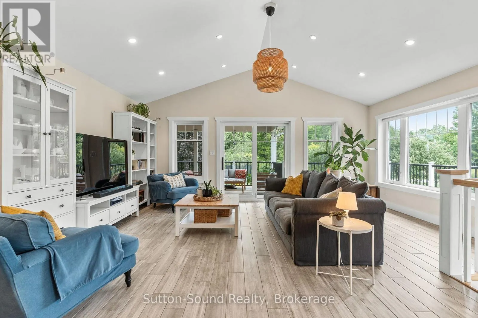 87 MEADOWLAND ROAD