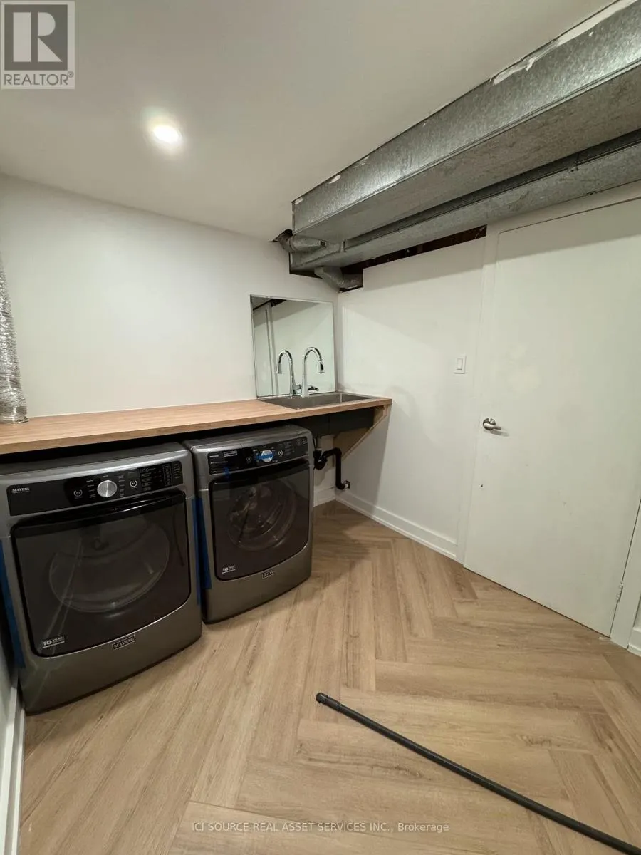 10 - 914 MOHAWK ROAD E