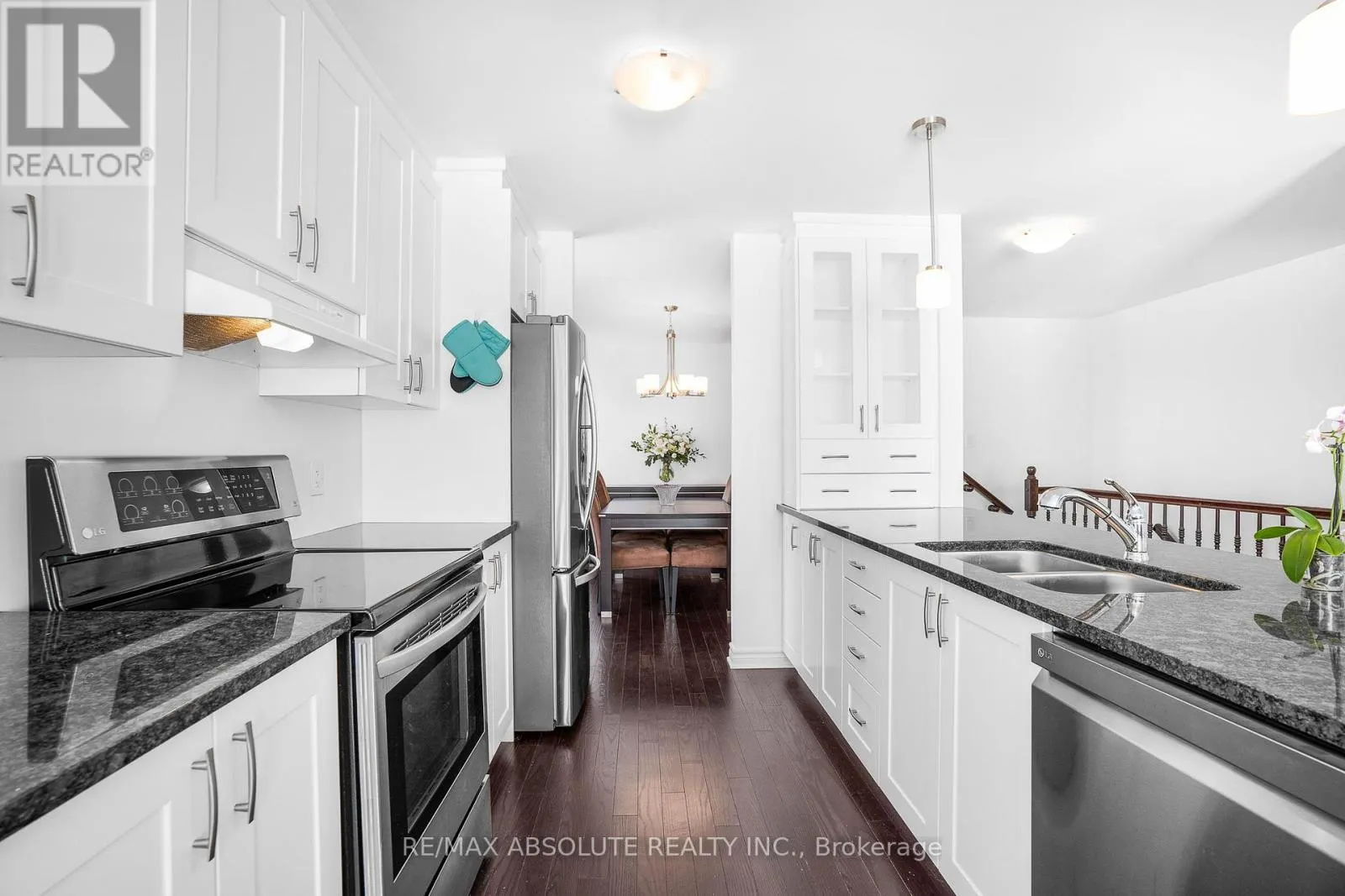 625 ROBERT STREET