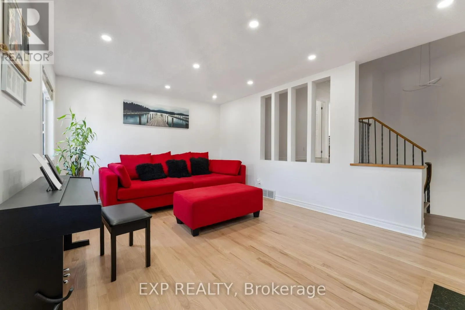 1762 SUNVIEW DRIVE