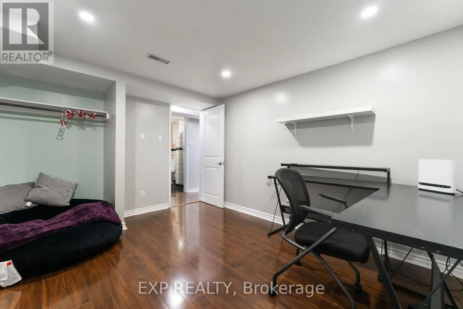 1762 SUNVIEW DRIVE