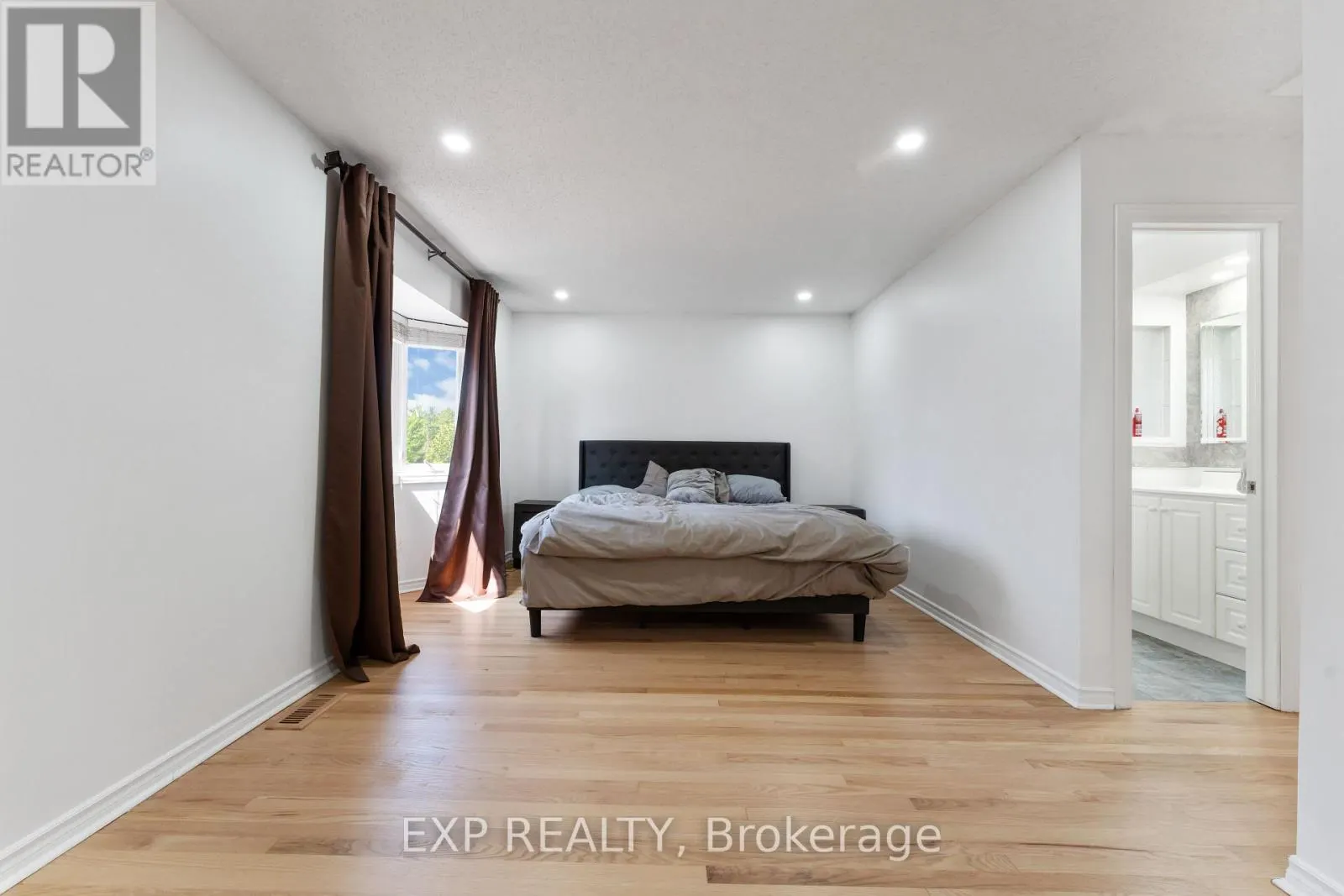 1762 SUNVIEW DRIVE