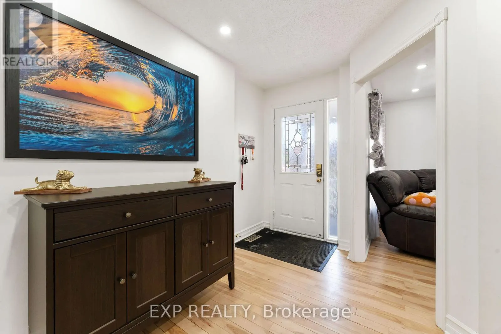 1762 SUNVIEW DRIVE
