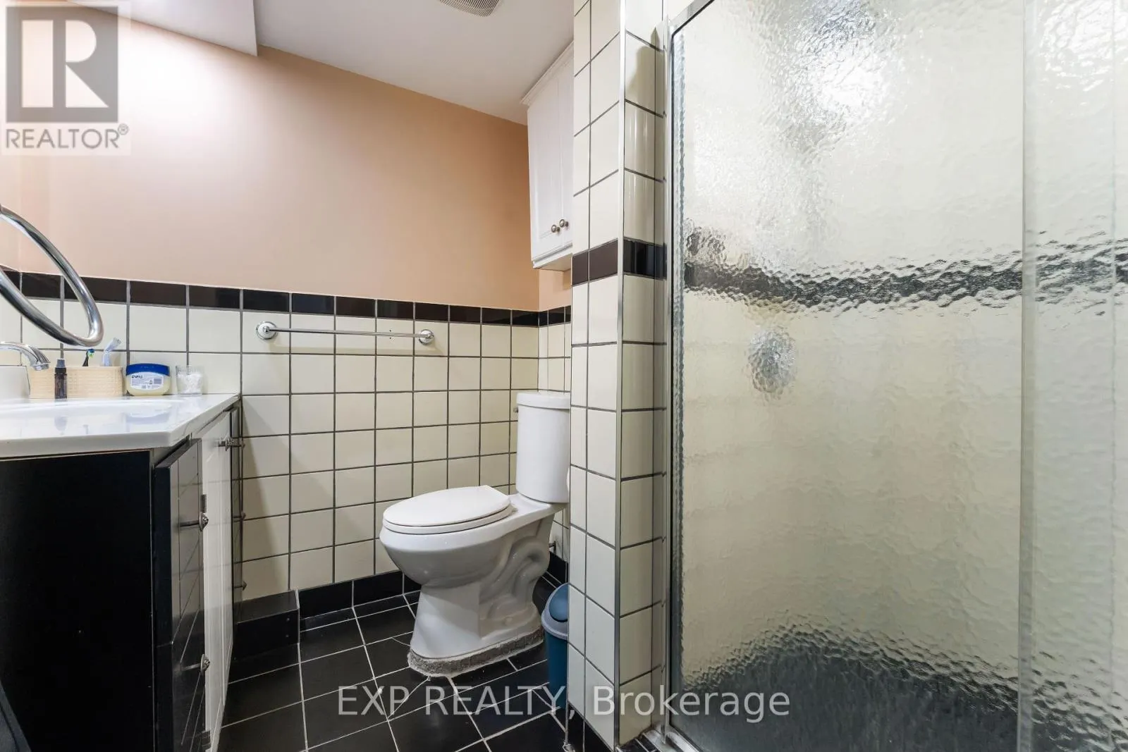 1762 SUNVIEW DRIVE