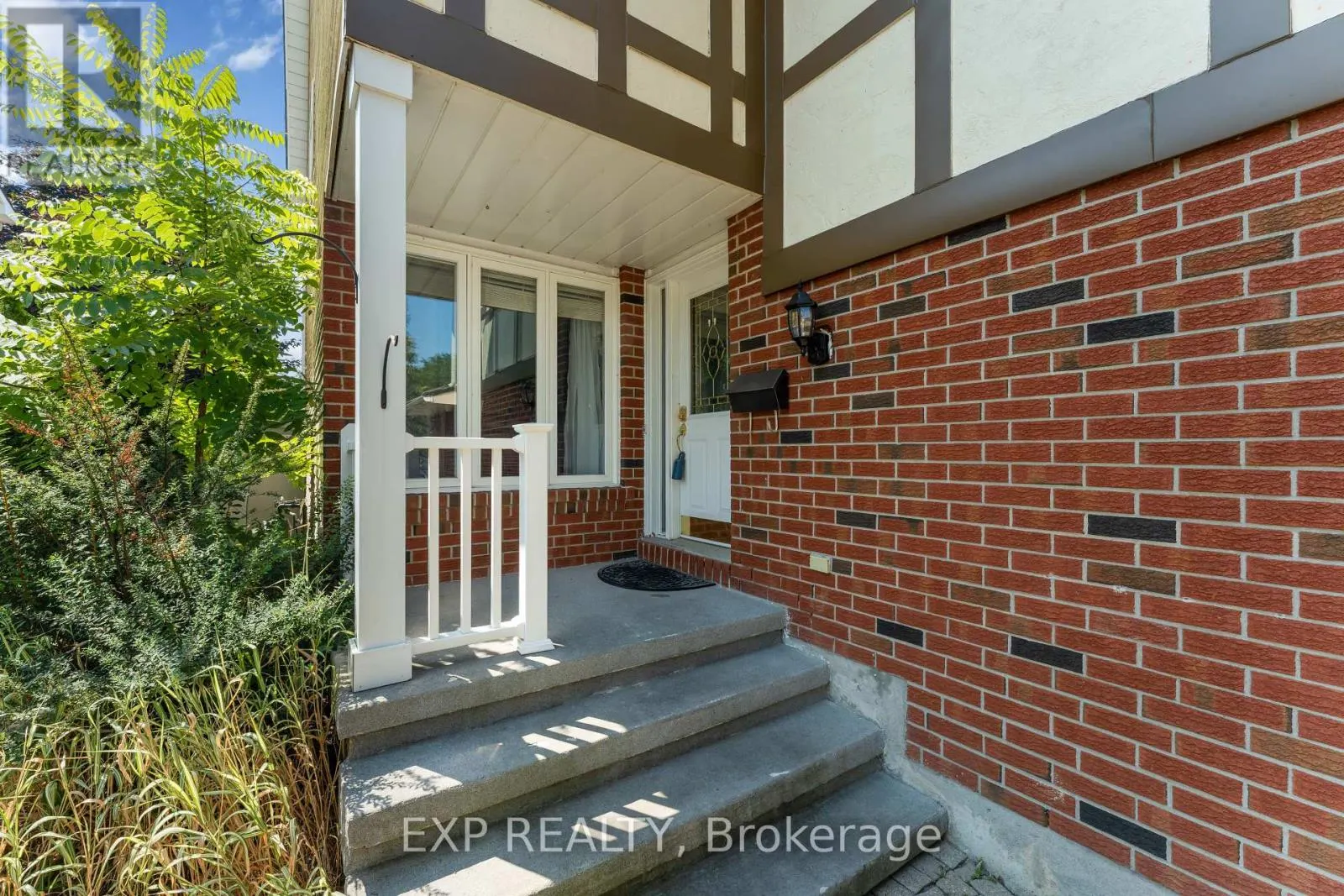 1762 SUNVIEW DRIVE