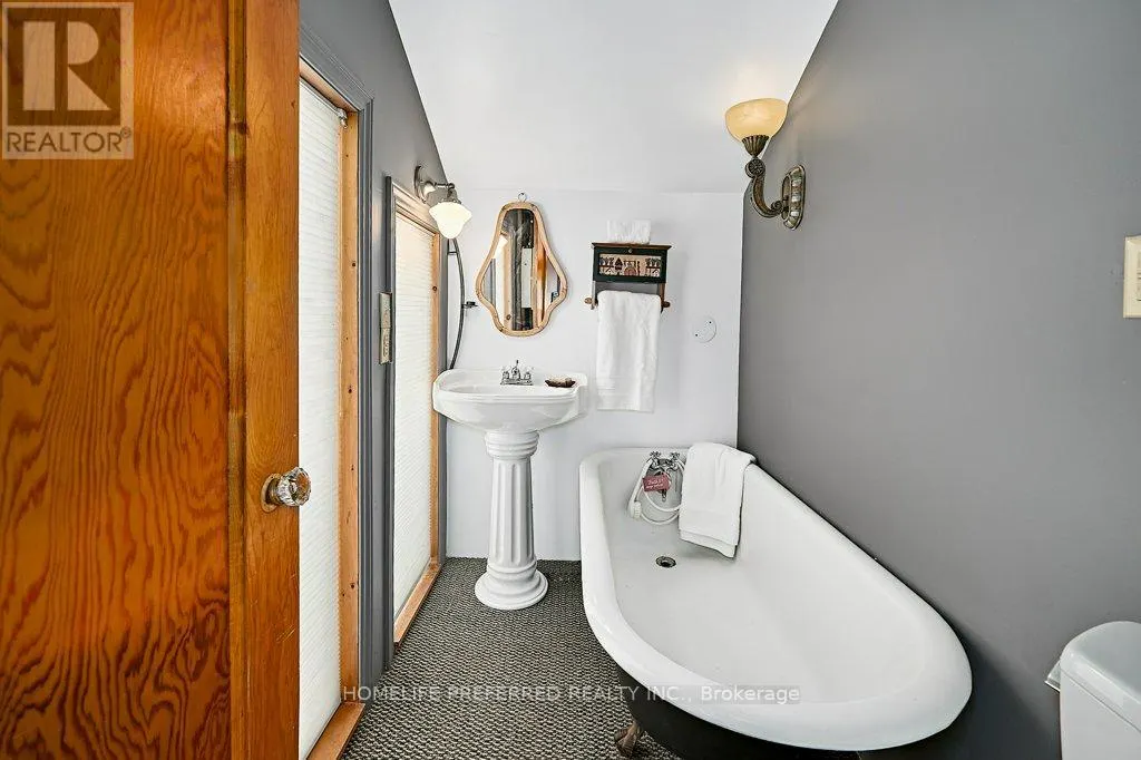 157 CRESCENT STREET
