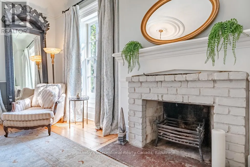 22 HAUSER PLACE