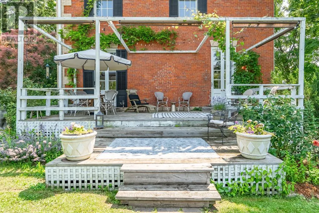 22 HAUSER PLACE
