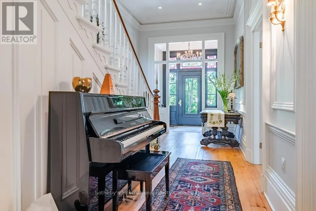 22 HAUSER PLACE