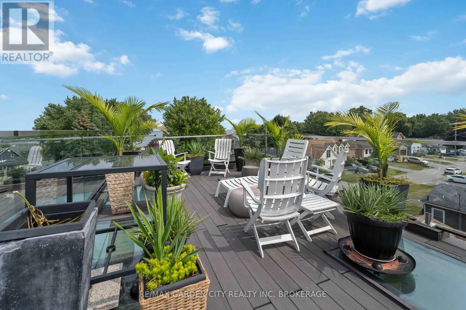 2 STEPNEY STREET