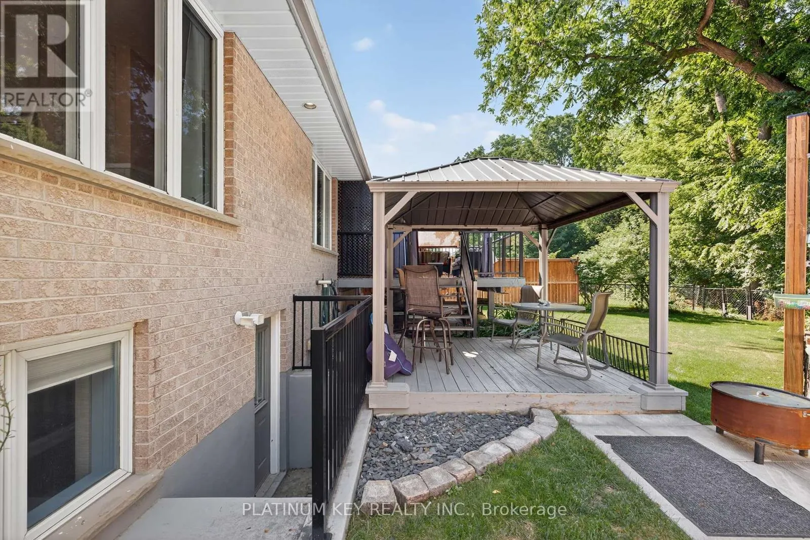 277 SAULSBURY STREET