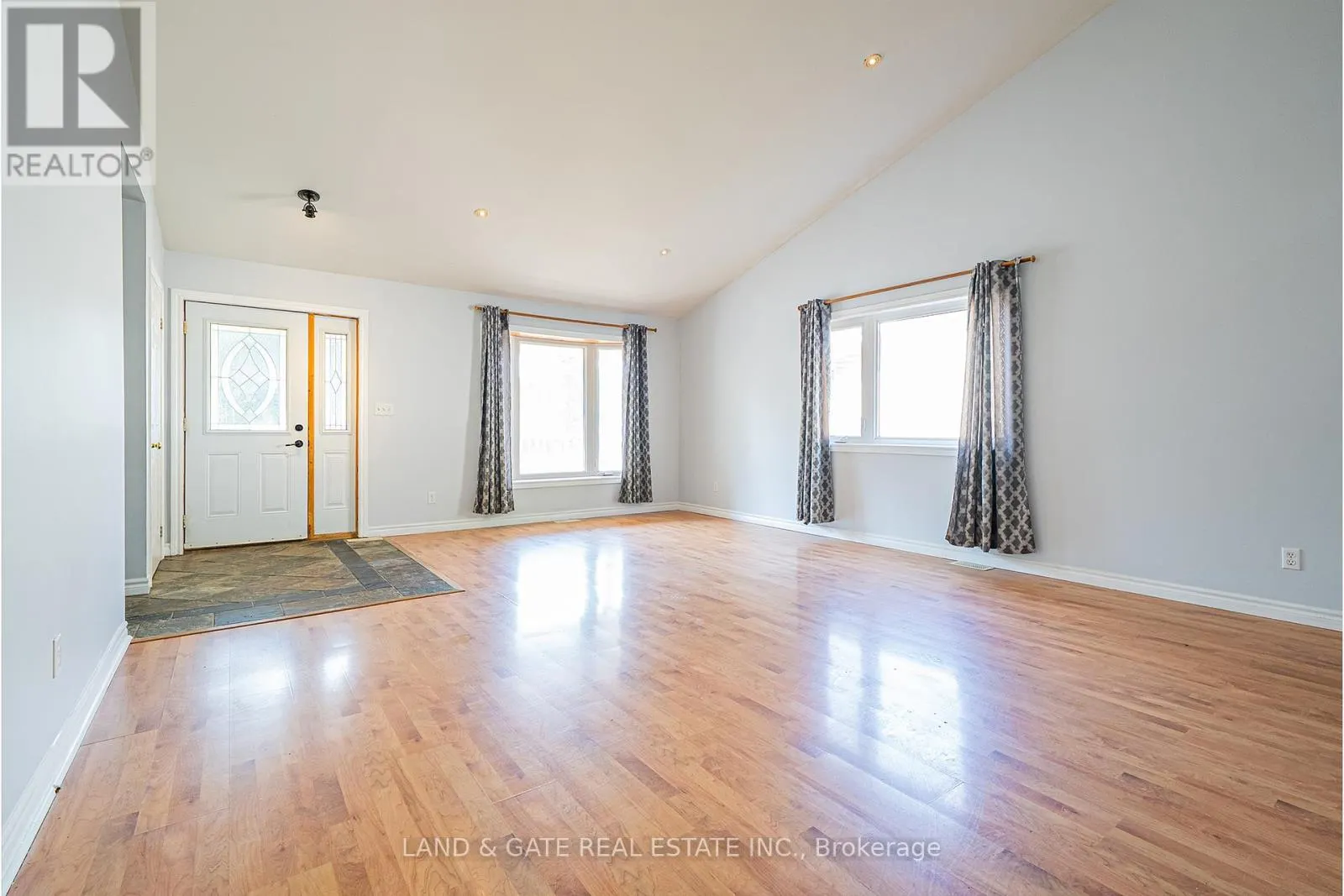 17 SHORT STREET