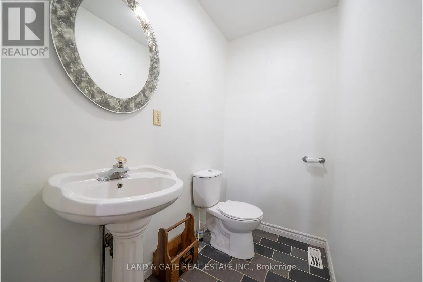 17 SHORT STREET