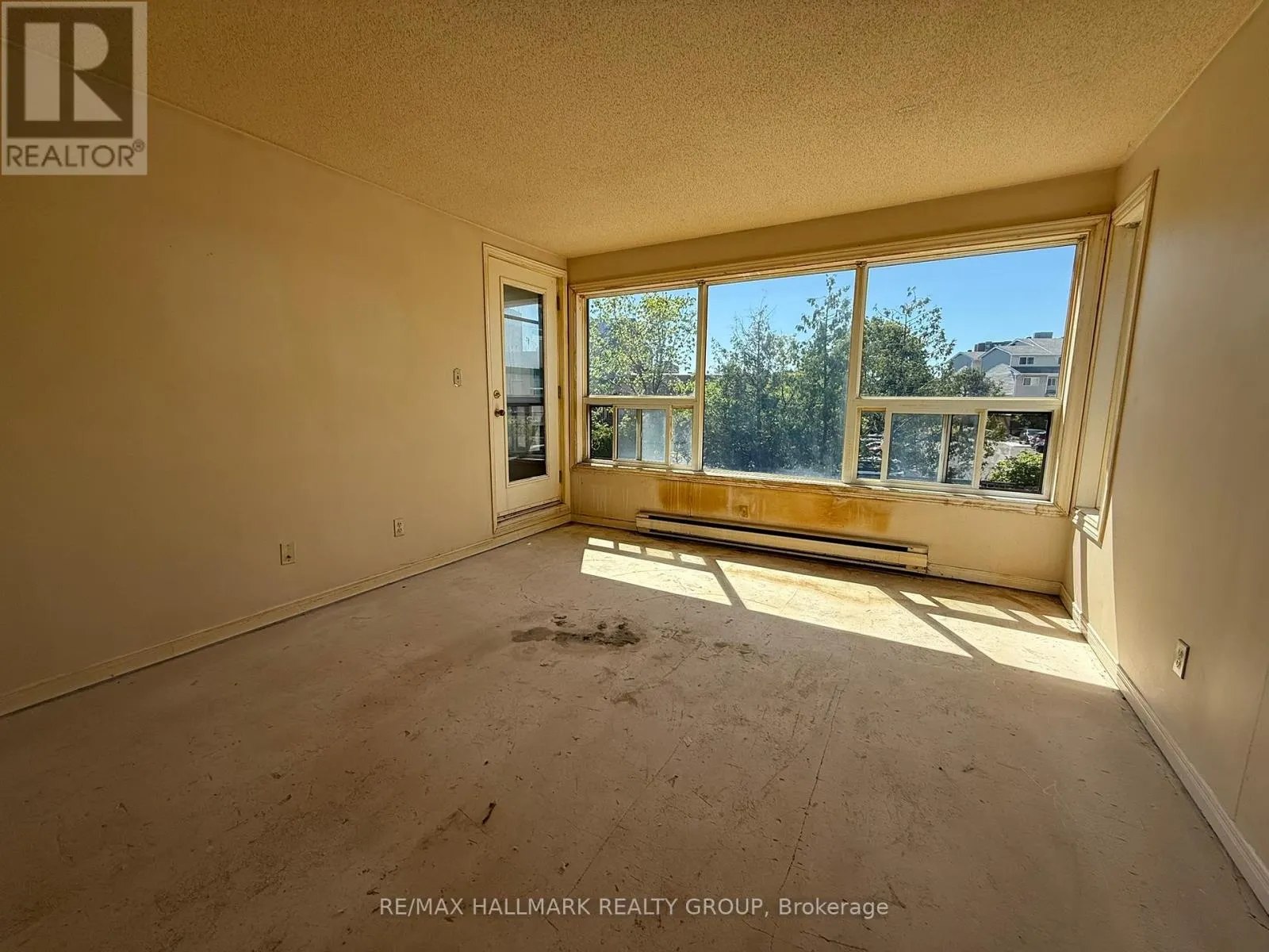 202 - 1490 HERON ROAD