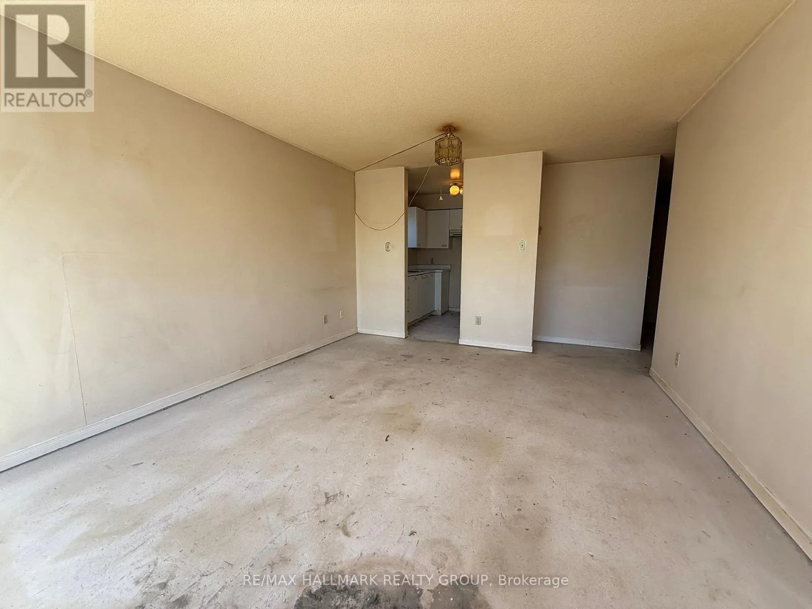 202 - 1490 HERON ROAD