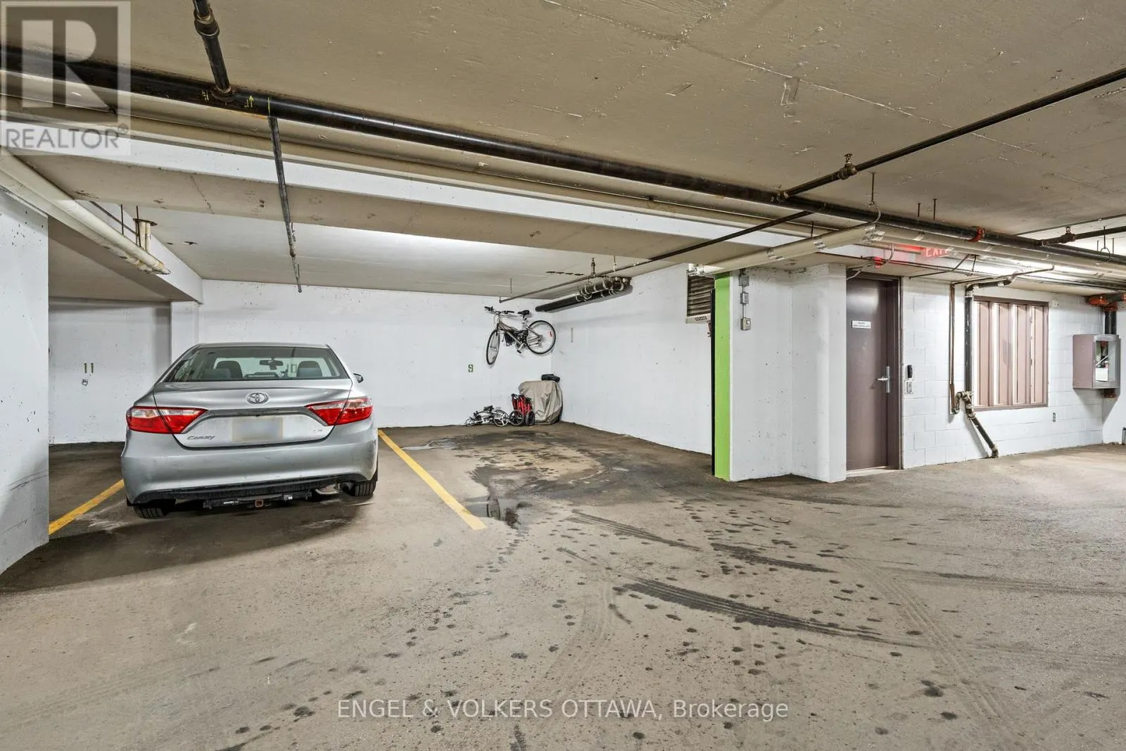 703 - 374 COOPER STREET