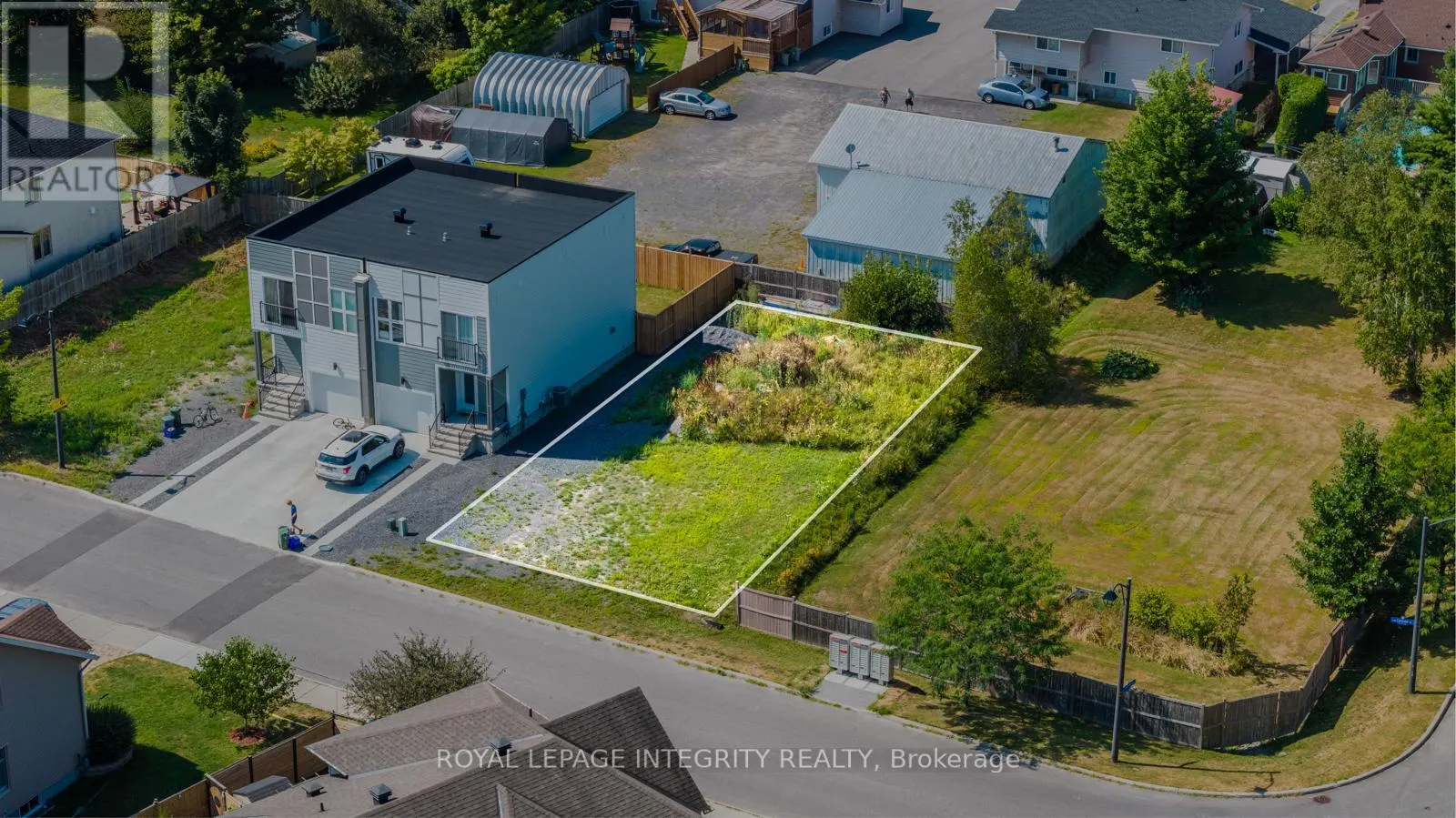 877B CONTOUR STREET