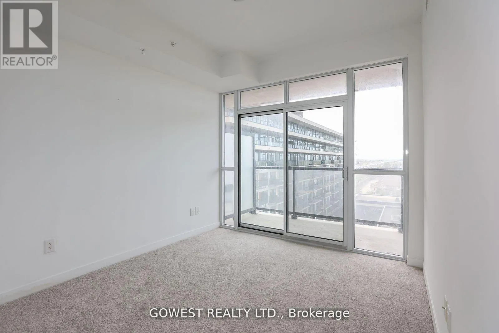 705 - 550 NORTH SERVICE ROAD