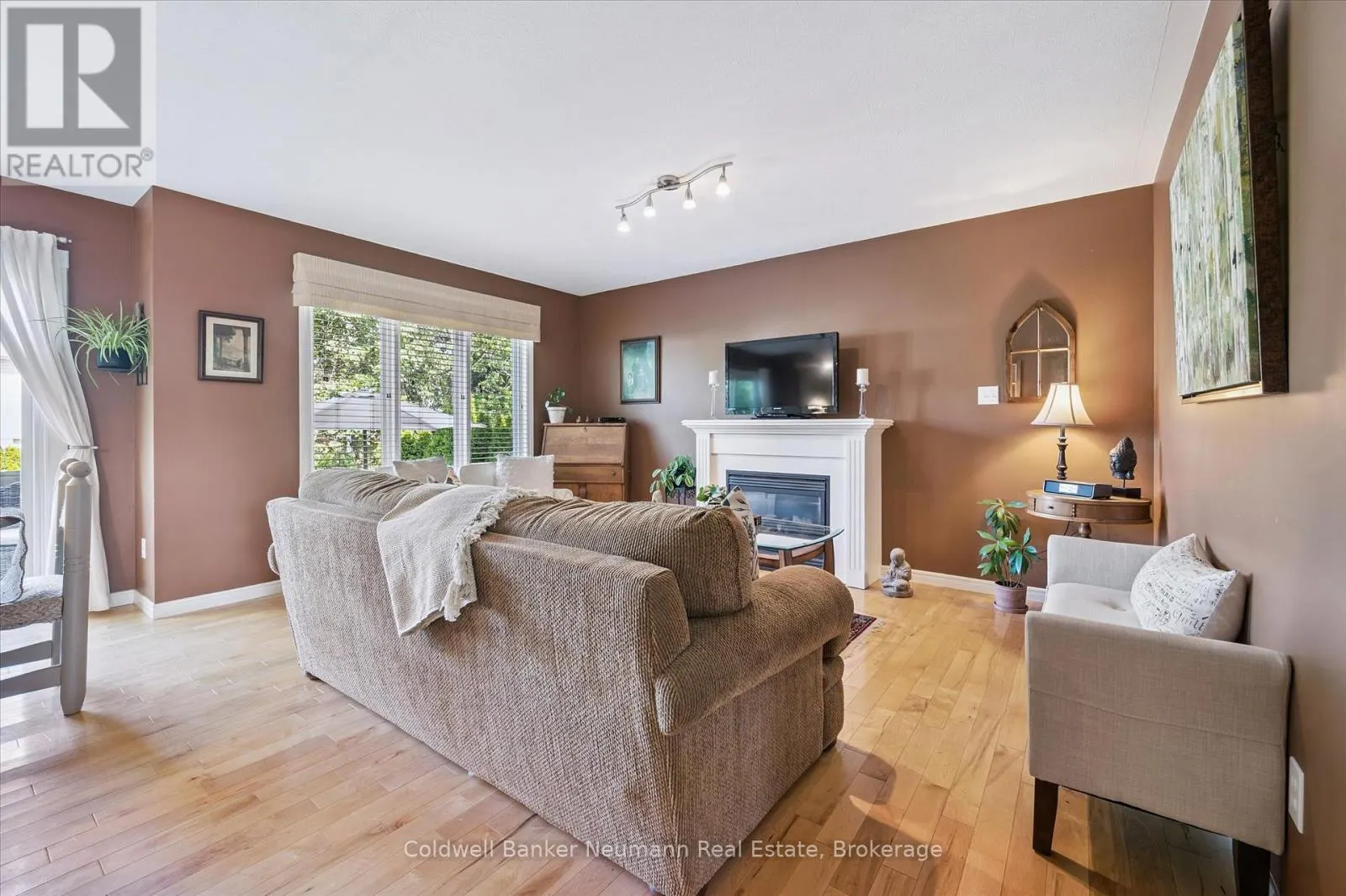56 HAYWARD CRESCENT